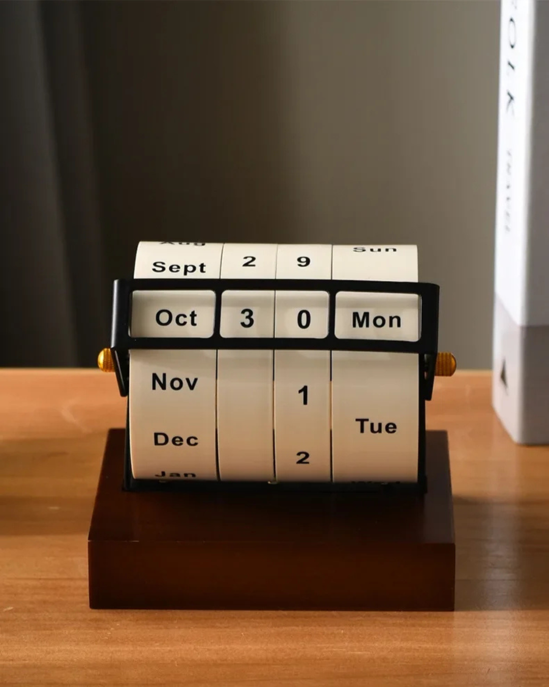 Retro Flip Calendar