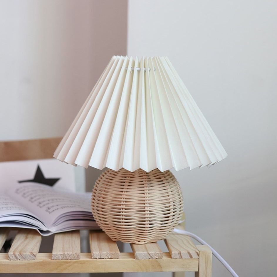 Retro Rattan Table Lamp