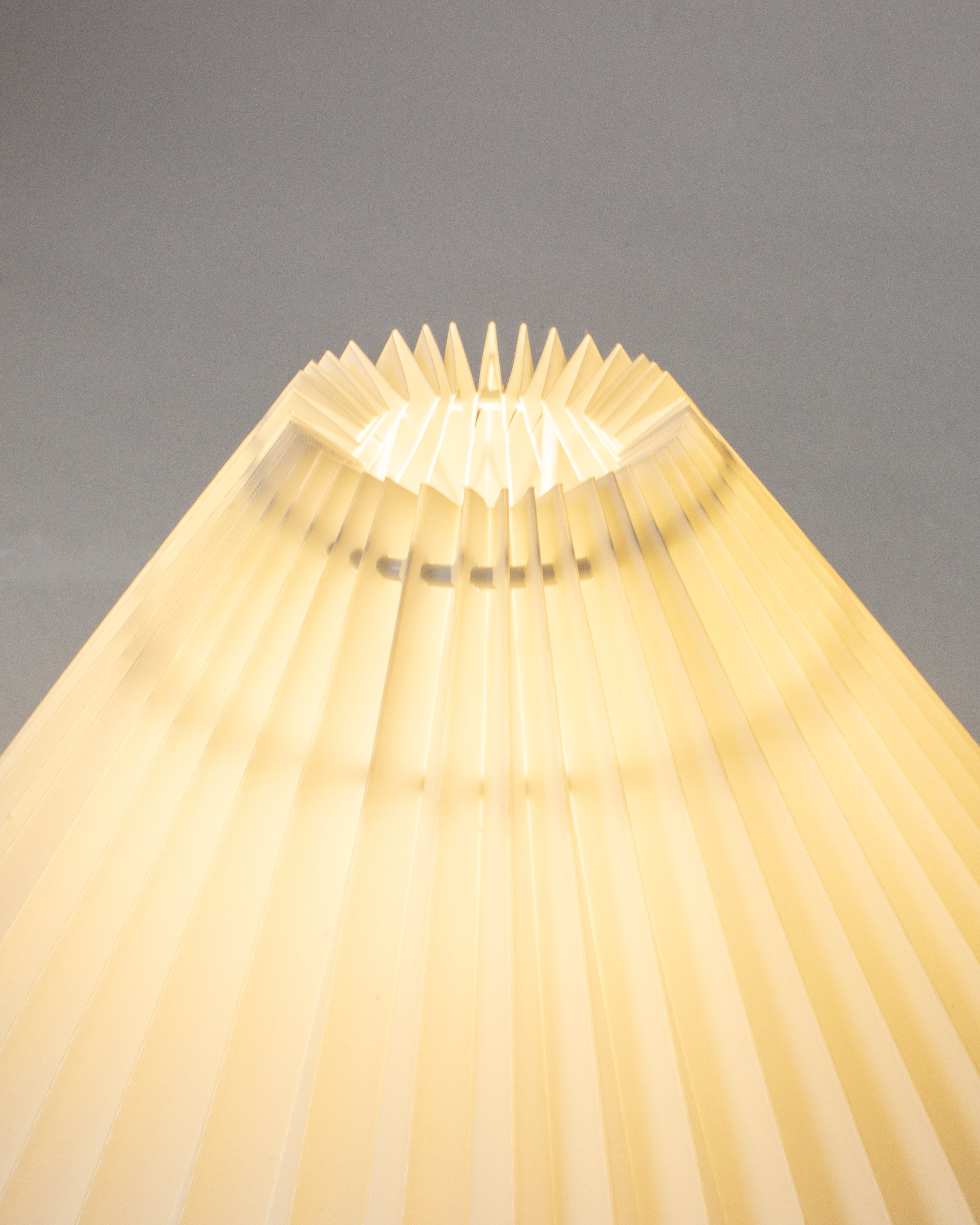 Retro Table Lamp